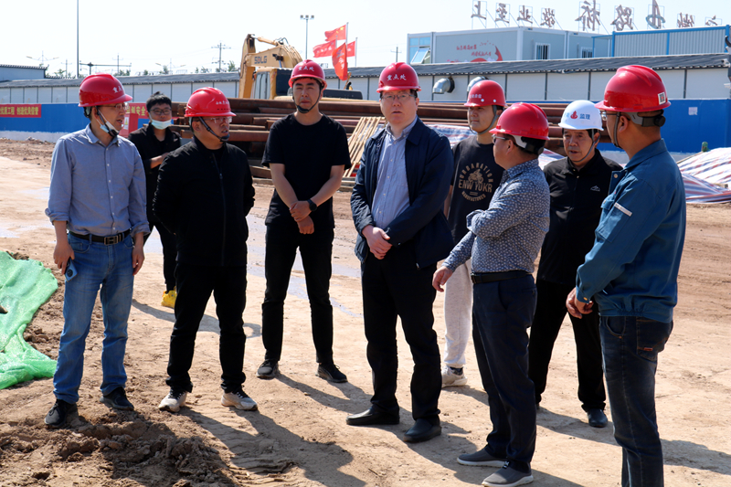 金寨縣委常委、常務(wù)副縣長汪洪濤一行到史河（金寨段）防洪提升工程-7#防汛大橋項(xiàng)目調(diào)研指導(dǎo)工作