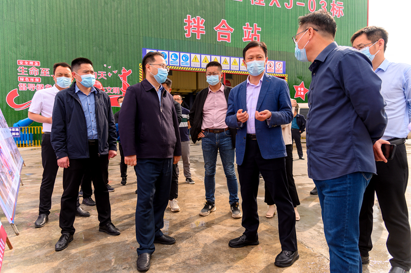 涇縣縣委副書記、縣長許立勛到宣涇高速一期XJ-03標(biāo)項目調(diào)研